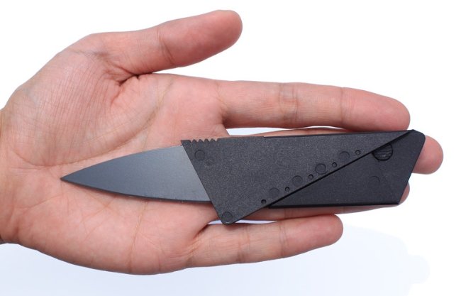 credit-card-knife-wide-hand