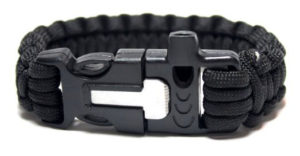 paracord-bracelet-with-fire-starter